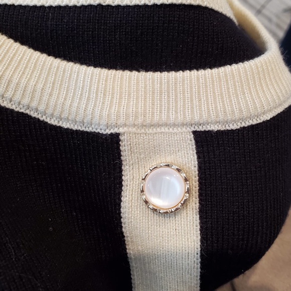 *Clearance*❗❗New (NWOT) Elegant Black & White Colorblock Knitted Dress - Picture 3 of 5